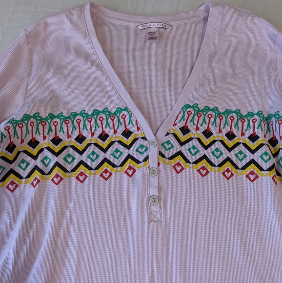 Victoria's Secret V Neck Long Sleeve Top New - Picture 2 of 7